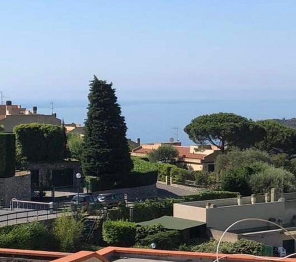 Al 37 Vista Mare E Colline Apartamento Finale Ligure Exterior foto