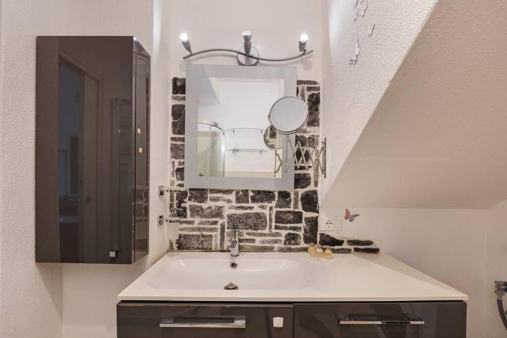 Al 37 Vista Mare E Colline Apartamento Finale Ligure Exterior foto