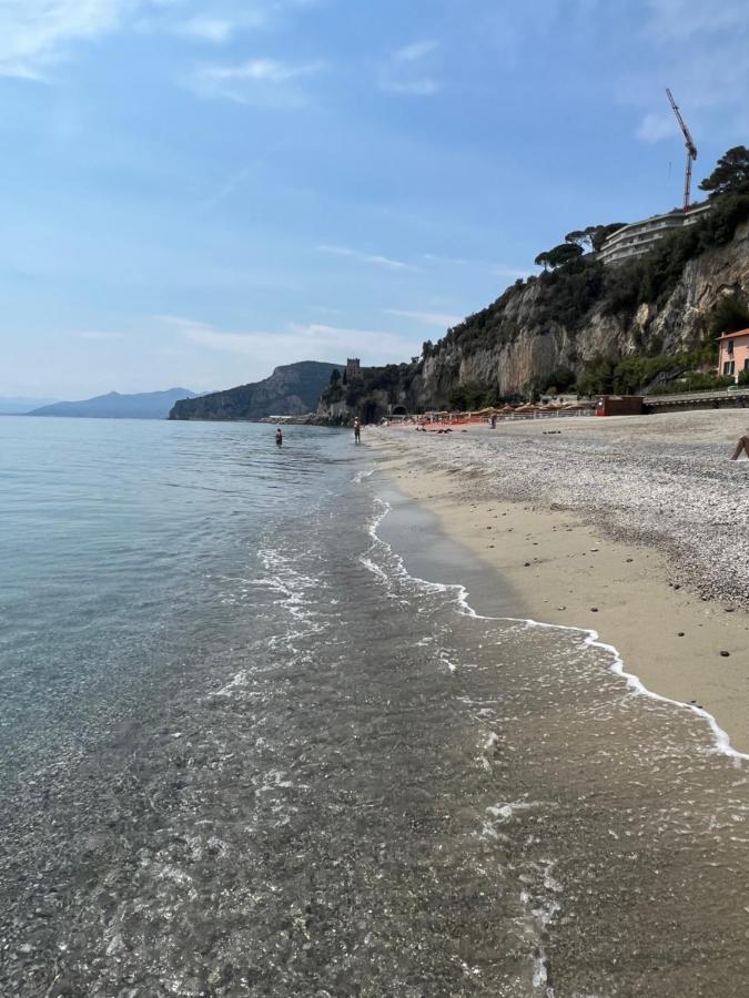 Al 37 Vista Mare E Colline Apartamento Finale Ligure Exterior foto